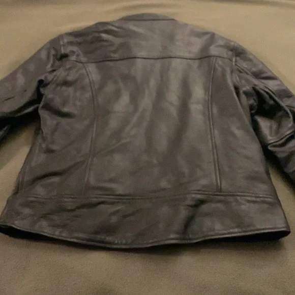 Mossi black leather jacket. Size 14. Armpit to armpit is approx 21 inches - Picture 10 of 13